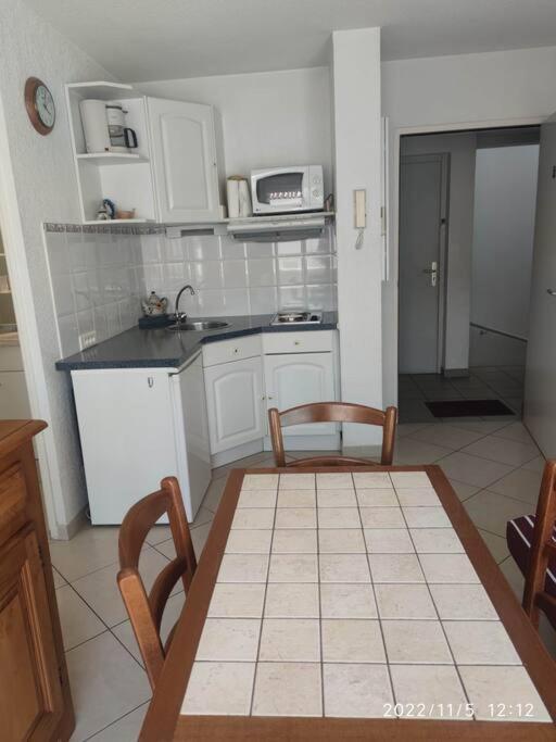 T2 Clim Avec Terrasse Et Place De Parking Privative Balaruc-les-Bains Buitenkant foto
